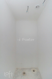 Image 11 - 890061