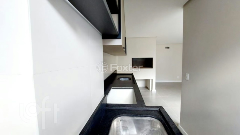 Image 8 - 890073