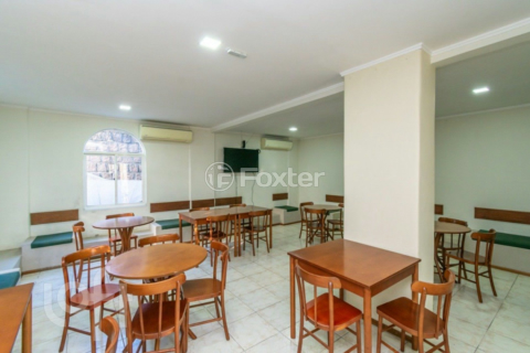 Image 21 - 890084