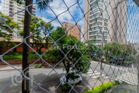 Image 7 - 890432