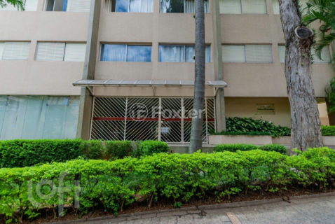 Image 32 - 890432