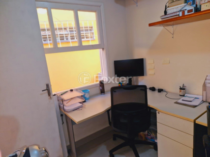 Image 7 - 890547