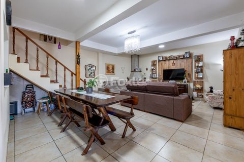 Image 1 - 891077