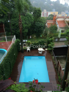 Image 10 - 891268