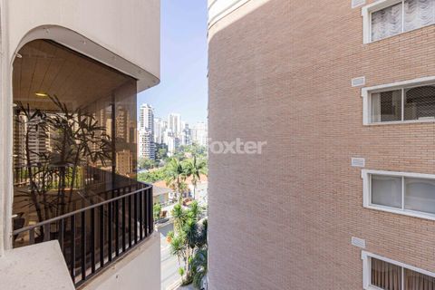 Image 7 - 891743
