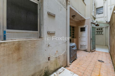 Image 32 - 891852