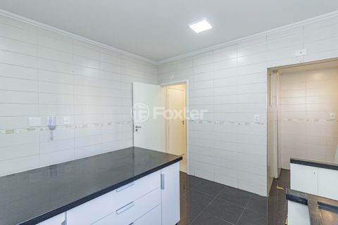 Image 33 - 891885