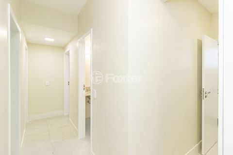 Image 11 - 891885