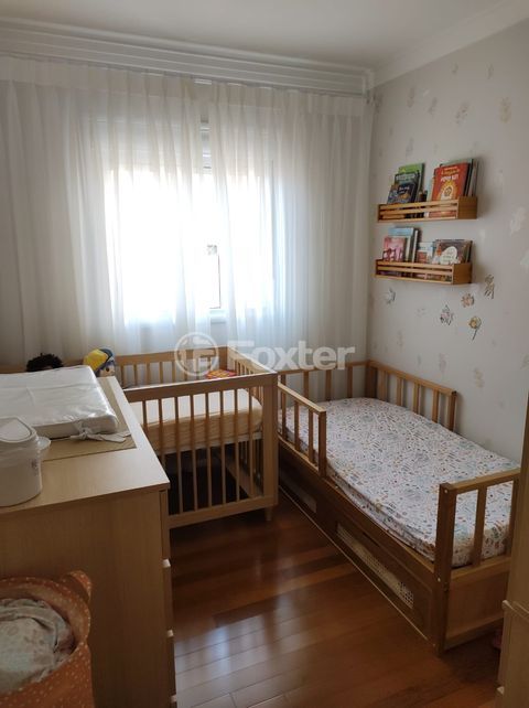 Image 8 - 891931