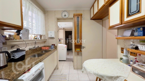 Image 10 - 892131