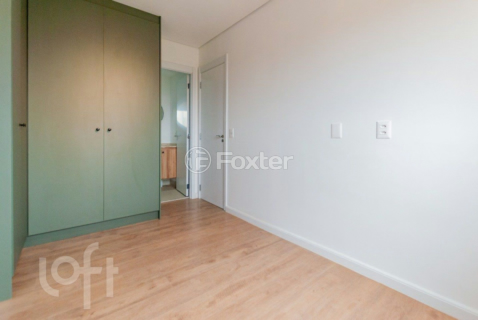 Image 19 - 892372