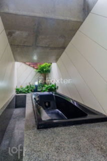 Image 8 - 892392