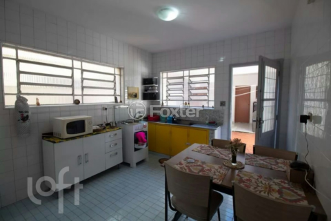 Image 7 - 892680