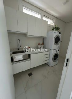 Image 32 - 892806