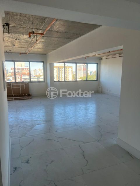 Image 3 - 893052