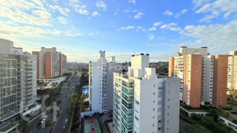 Image 18 - 893317