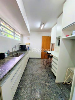 Image 7 - 893331