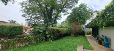Image 14 - 893331