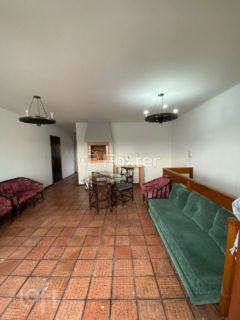 Image 10 - 893385