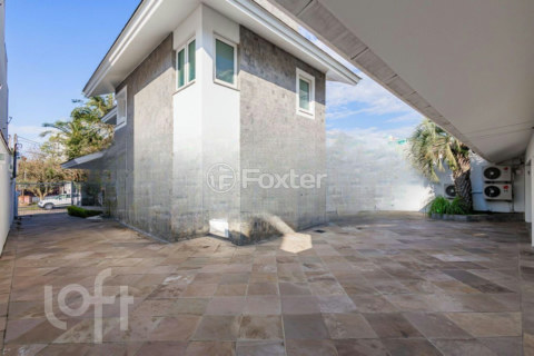 Image 29 - 893651