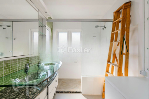 Image 21 - 893651