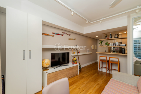 Image 7 - 893857