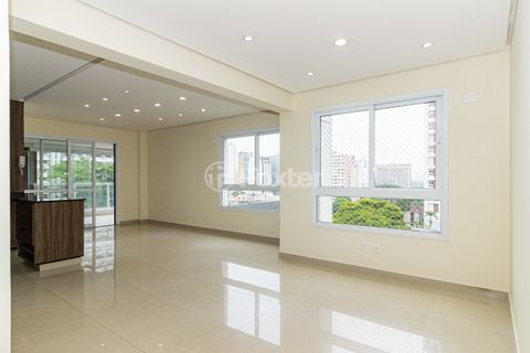 Image 7 - 893969