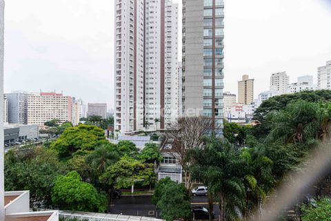 Image 6 - 893969