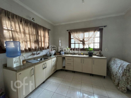 Image 9 - 894142