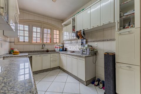 Image 18 - 894305