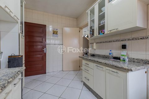 Image 17 - 894305