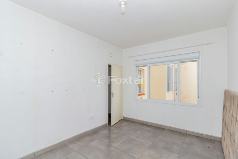 Image 7 - 894410