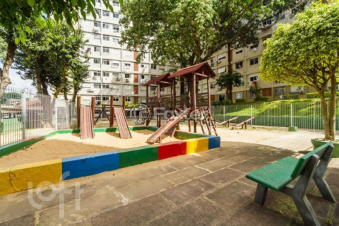 Image 8 - 894508