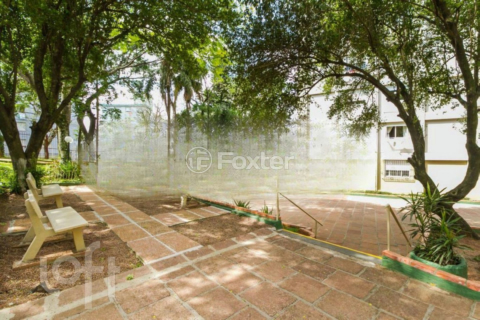 Image 7 - 894508