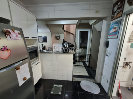 Image 21 - 894687