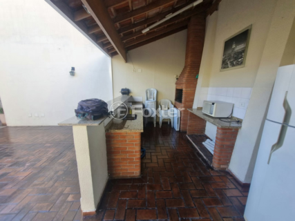 Image 4 - 894687
