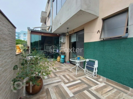 Image 1 - 894695