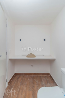 Image 8 - 894772