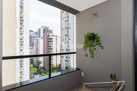 Image 4 - 894842