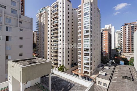 Image 8 - 894847