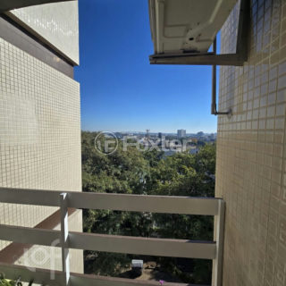 Image 7 - 894972