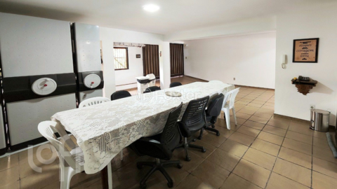 Image 33 - 895016