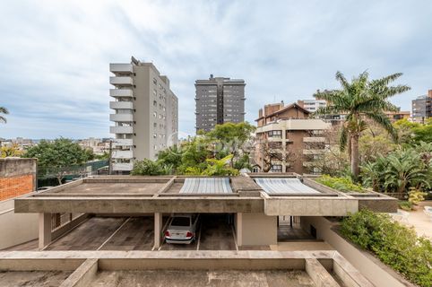 Image 7 - 895200