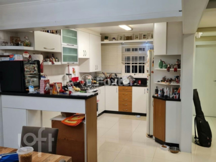 Image 9 - 895204