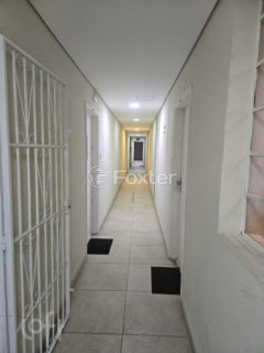 Image 8 - 895242