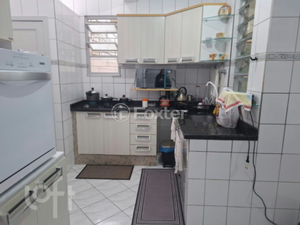 Image 19 - 895246