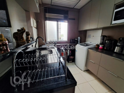 Image 3 - 895299