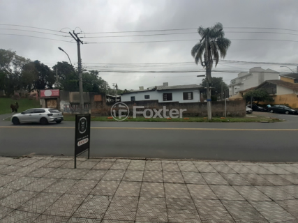 Image 1 - 895356