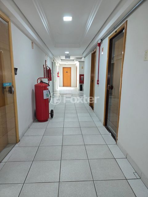 Image 0 - 895486