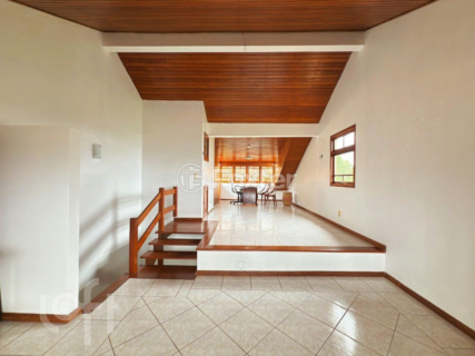Image 35 - 895495